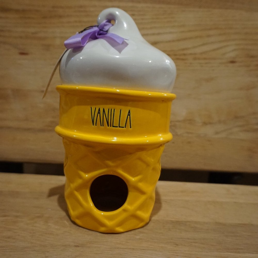 Rae Dunn Vanilla Cone Birdhouse -  NWT